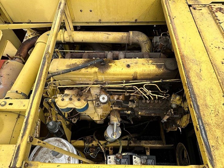 new-holland-70-image-35