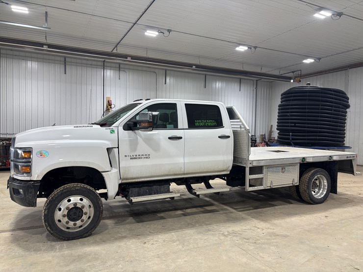 #2331-•-2022-chevrolet-5500-hd-flatbed-truck-image-1