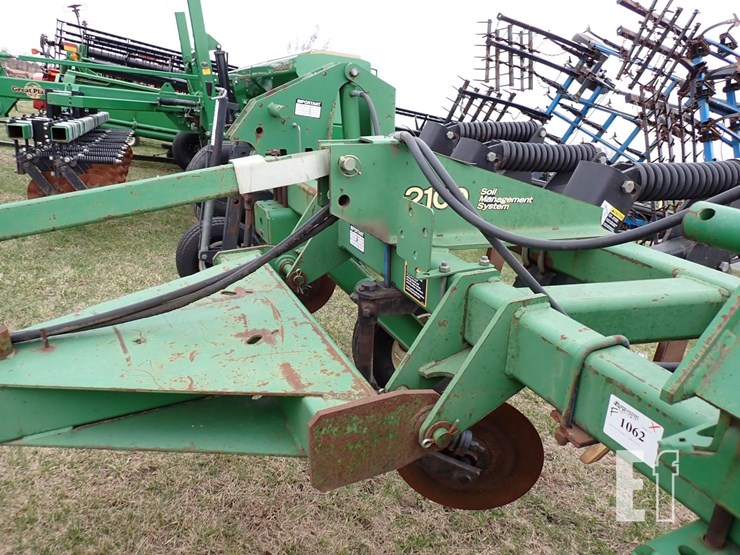 john-deere-2100-image-10