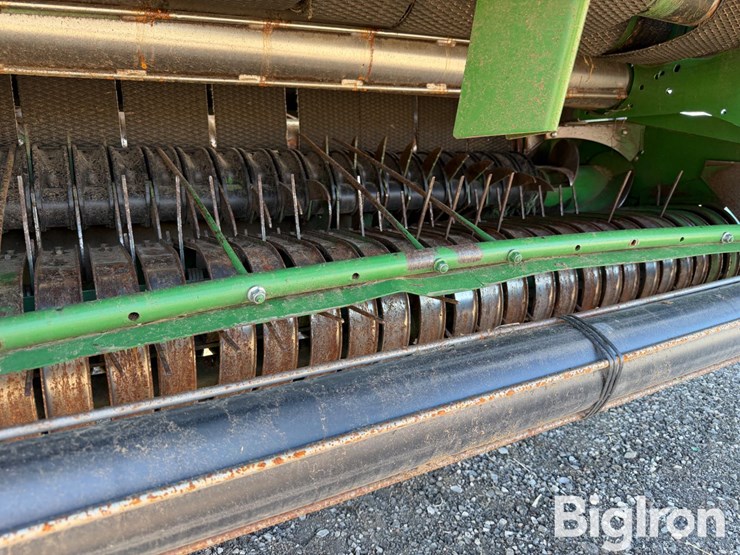 2022-john-deere-560m-image-19