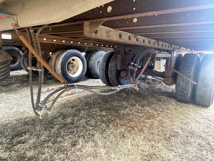 1999-utility-53'-image-29