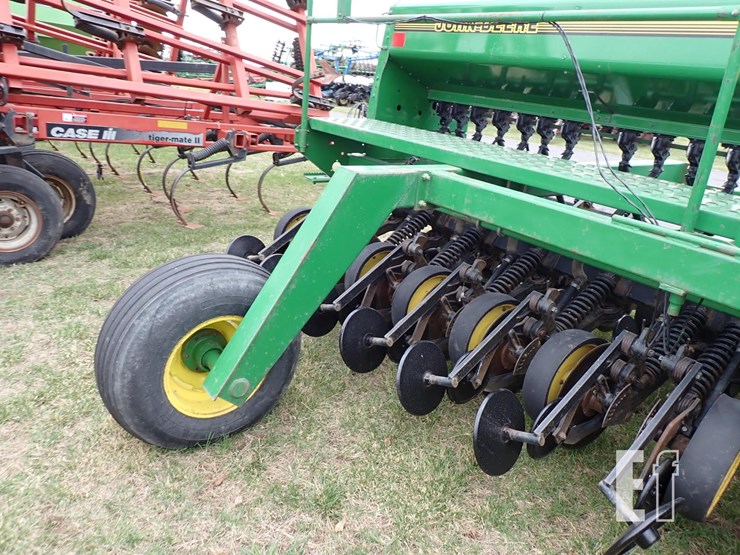 john-deere-750-image-9