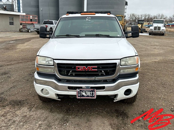 2007-gmc-3500-image-2