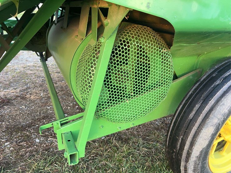 john-deere-no.-12a-pull-type-combine-image-57