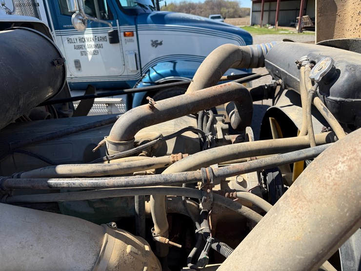 #42453-•-1996-freightliner-daycab-truck-tractor-vin:-1fupdcxb8th744360-image-54