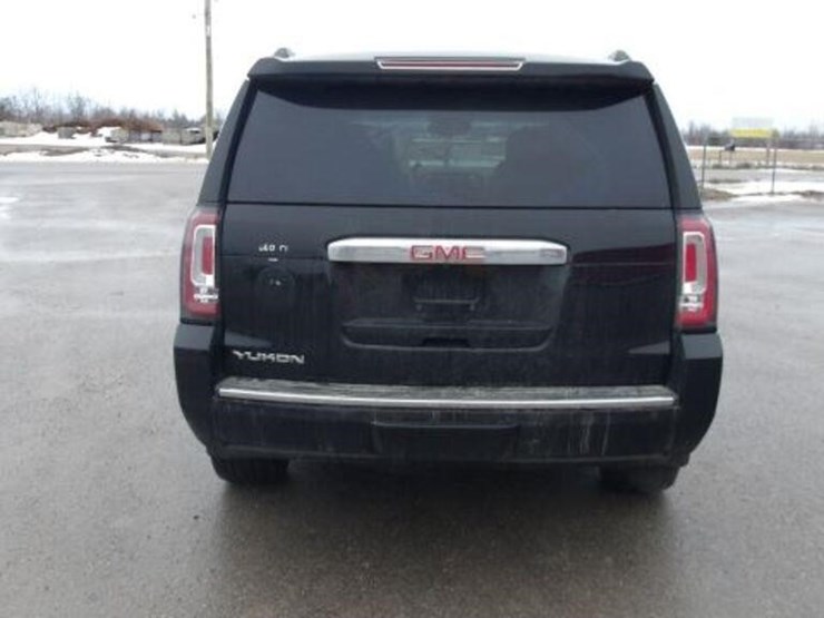 2016-gmc-yukon-denali-image-6