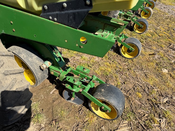 john-deere-7300-image-49
