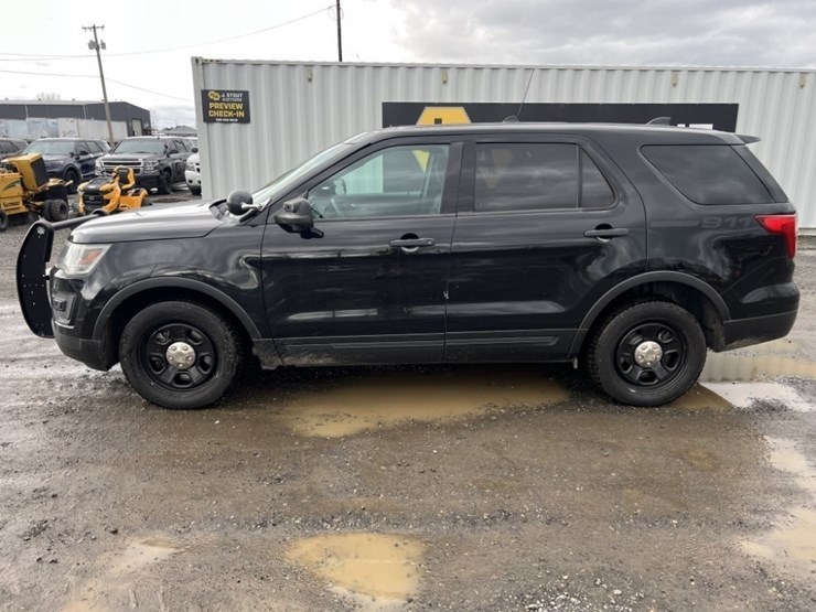 2016-ford-explorer-image-7