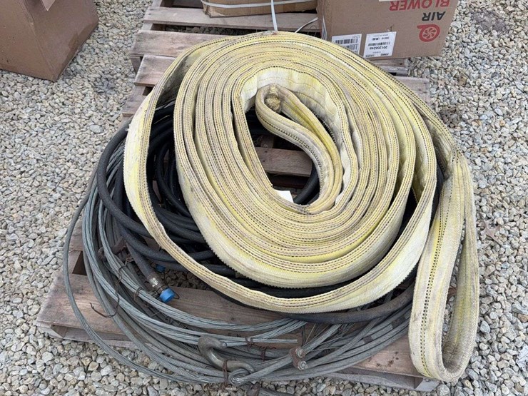 tractor-hydraulic-lines-and-lifting-cable-and-strap-image-1