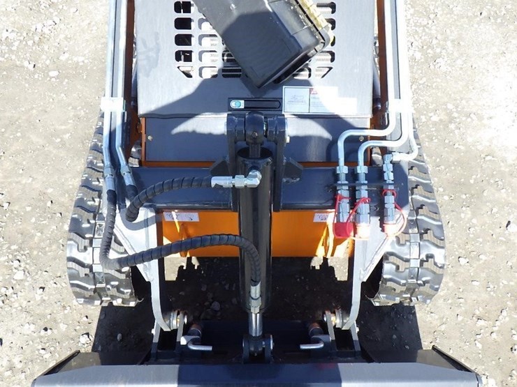 2025-aboss-gh380-skid-steer-tracked-loader-image-6