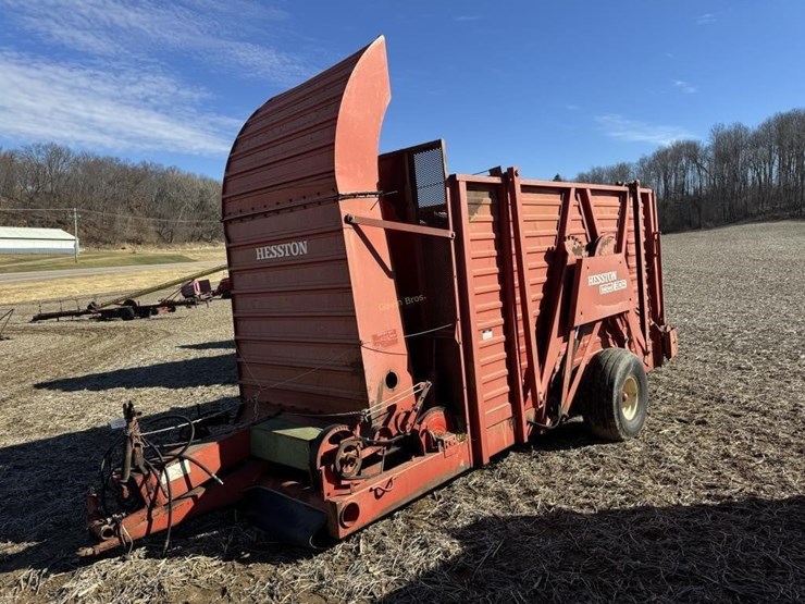 hesston-stackhand-30a-stacker---off-site-image-1