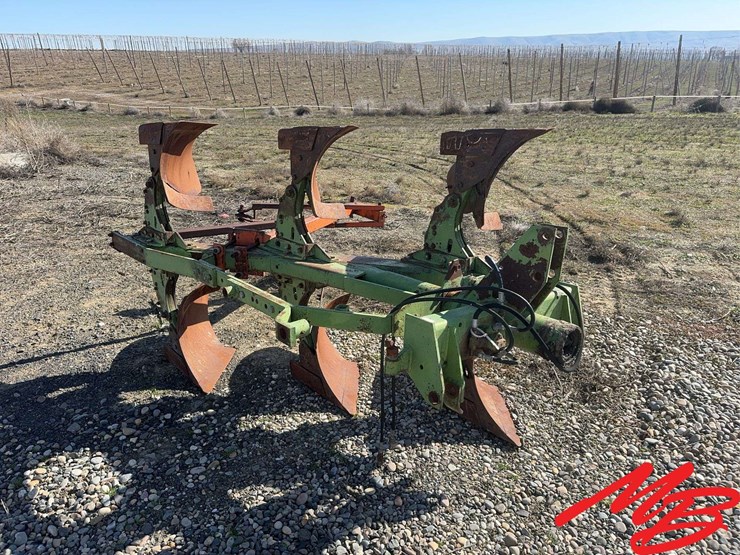 john-deere-4200-image-1