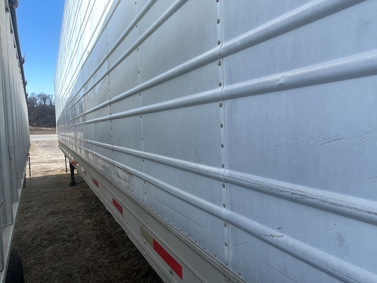 1999-utility-53'-image-10