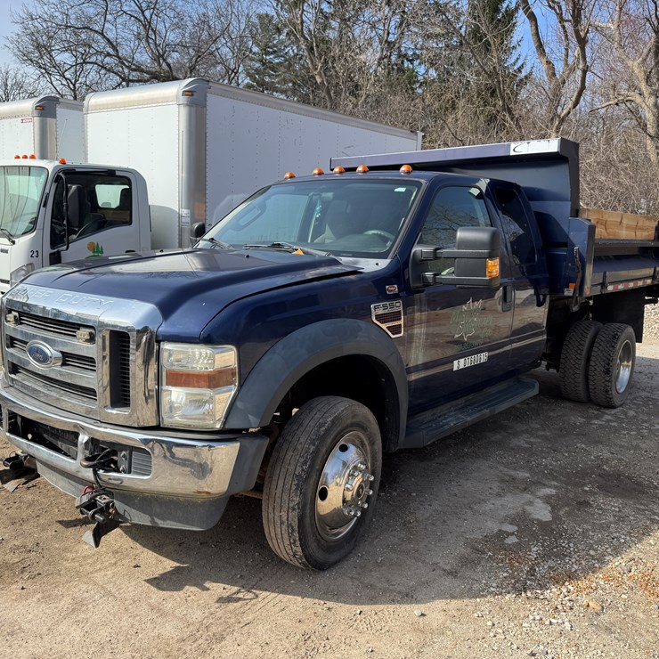 2012 FORD F550 XLT