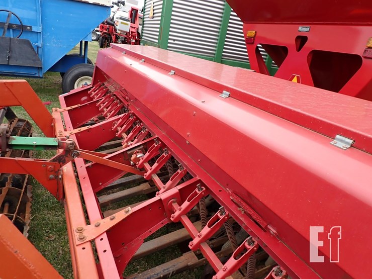 case-ih-5100-image-11