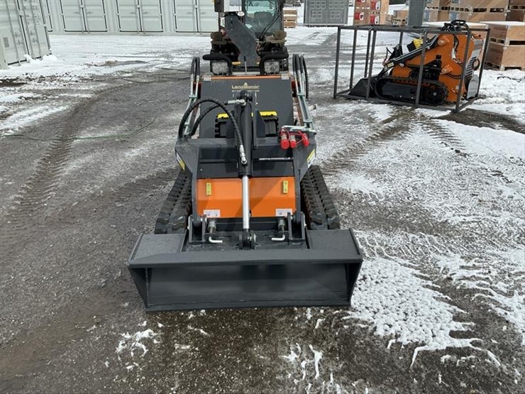 #1013-•-unused-landhero-lhr‑me380x1-mini-skid-steer-loader-image-8