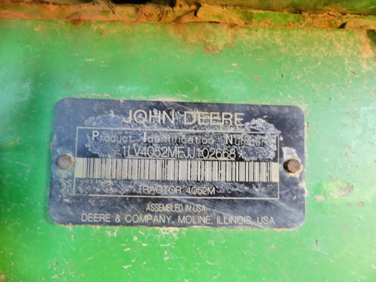 2018-john-deere-4052m-image-15