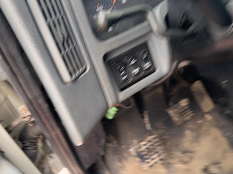 international-8600-image-33