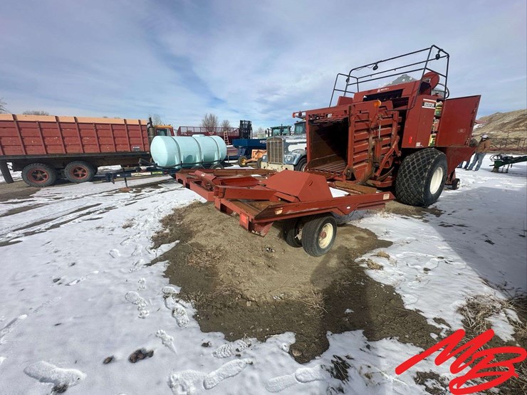 hesston-4900-image-19