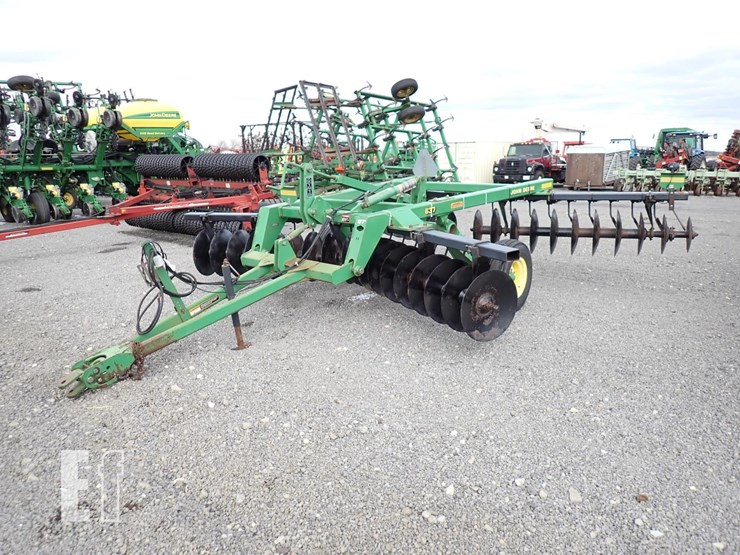 john-deere-637-image-1