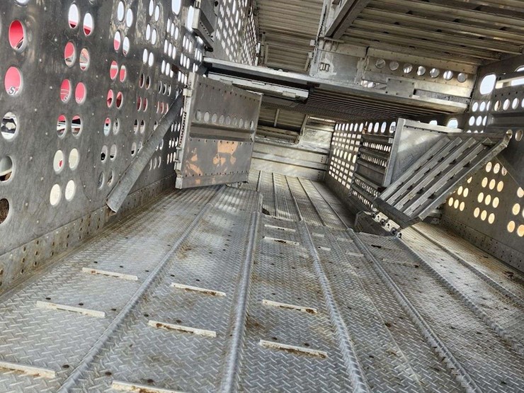 2014-merritt-53'-x-image-32