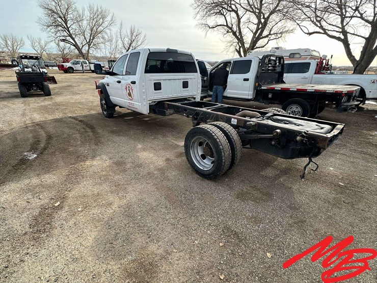 2010-dodge-ram-4500-image-4