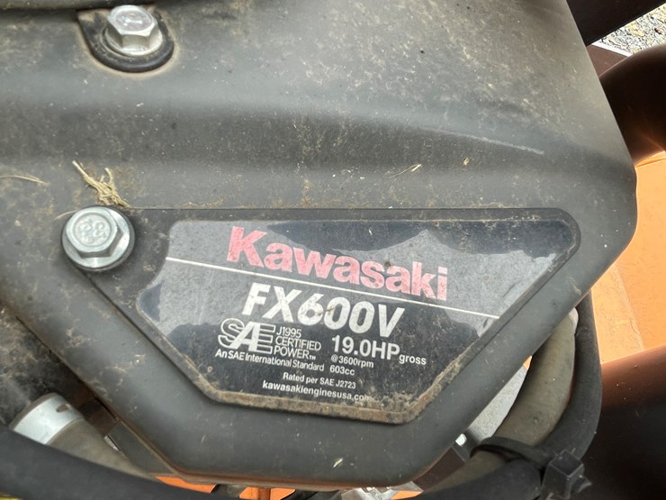 #1016-•-scag-v-ride-lawn-mower-(fall-creek,-wi)-image-16