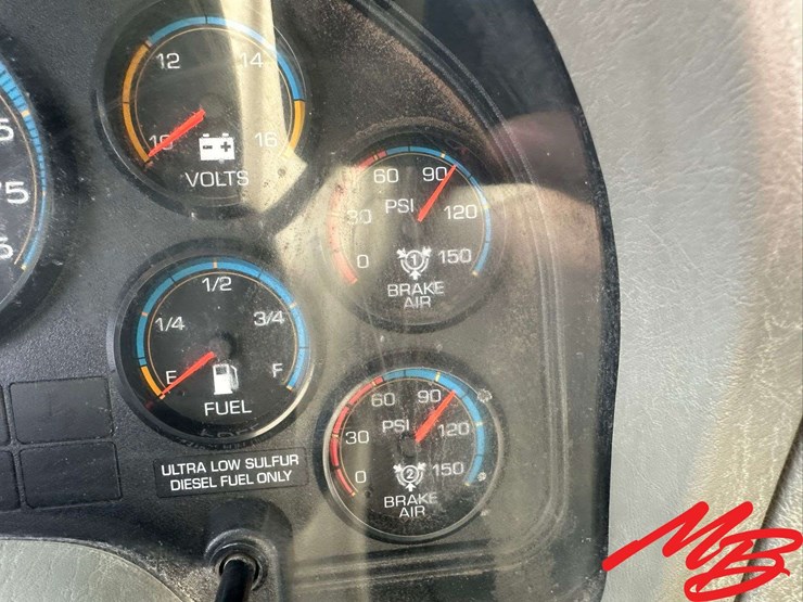 2008-international-7400-image-40