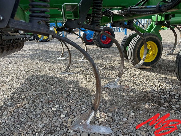 john-deere-2310-image-11