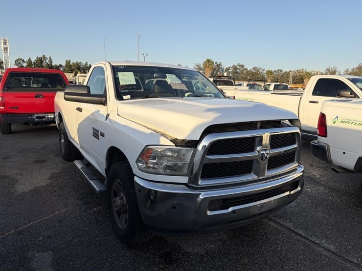 2016-dodge-2500-image-4