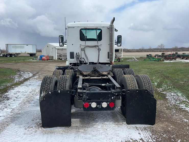 2017-kenworth-t680-image-5