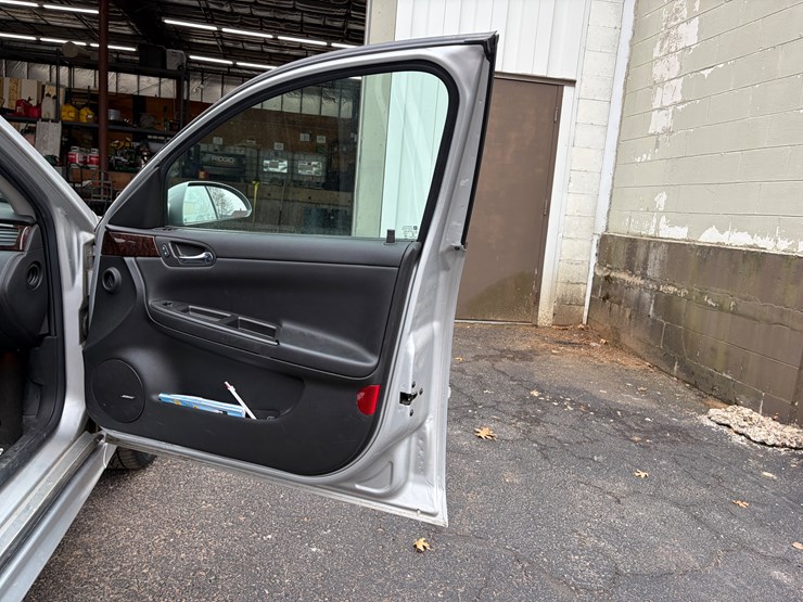 #1021-•-2014-chevy-impala-ltz-limited-(eau-claire,-wi)-(has-wi-title)-image-20