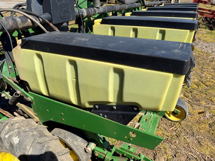 john-deere-7300-image-50
