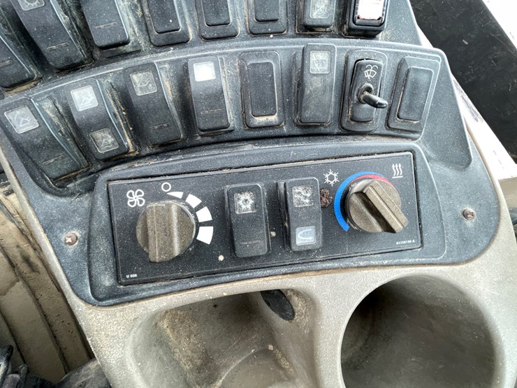 2008-case-621e-xr-image-37