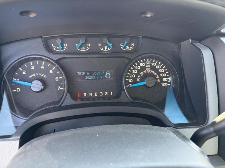 2014-ford-f150-xl-image-15