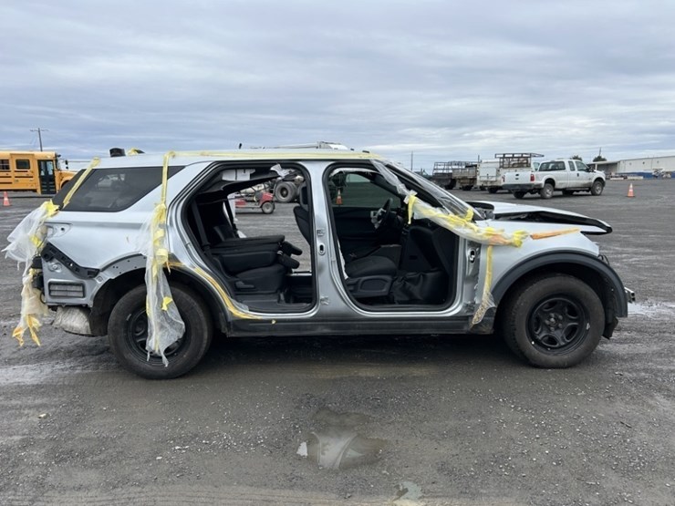 2020-ford-explorer-image-6