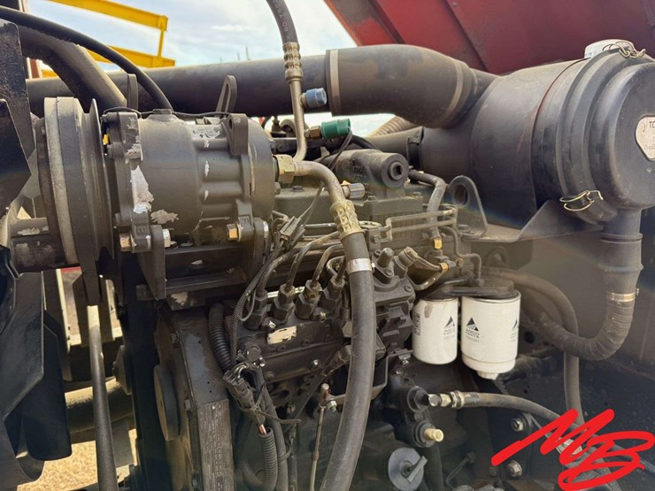 hesston-8450-image-45