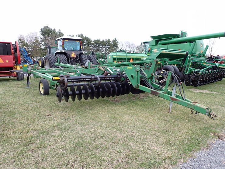 john-deere-726-image-1