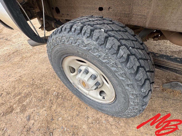 2003-chevrolet-silverado-2500-image-19