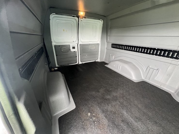 2004-ford-e250-image-23