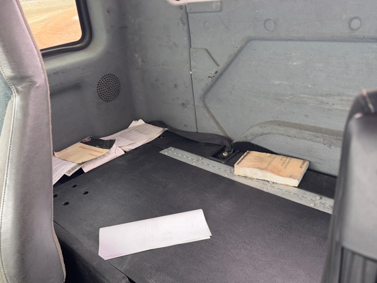 international-8600-image-32