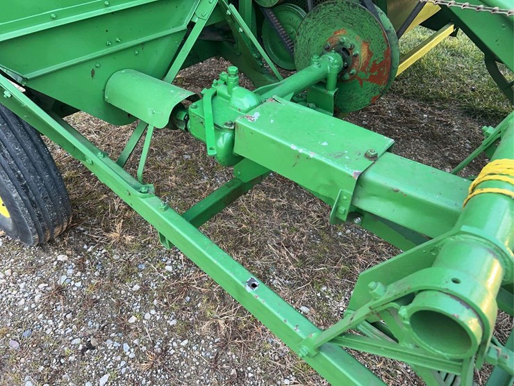 john-deere-no.-12a-pull-type-combine-image-17