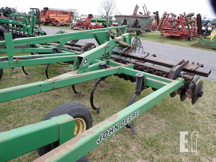 john-deere-726-image-11