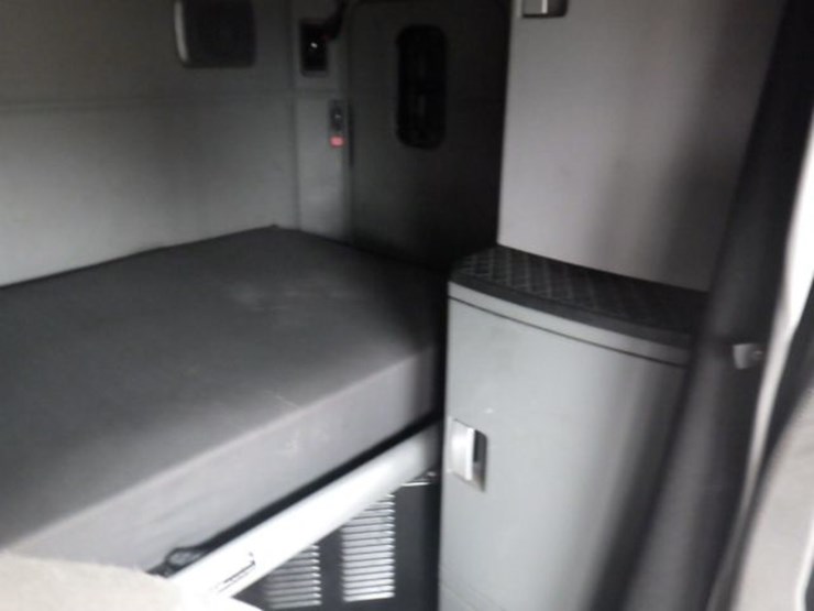 2022-kenworth-t680-image-6