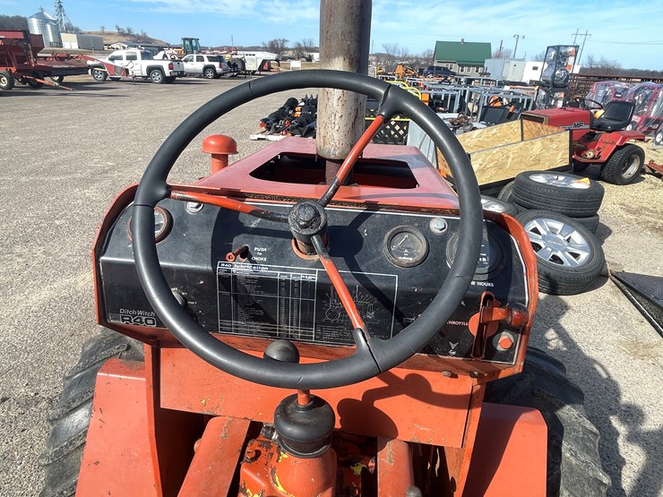 1975-ditch-witch-r40-image-23