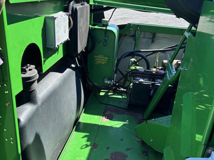 2005-john-deere-9660-sts-image-75