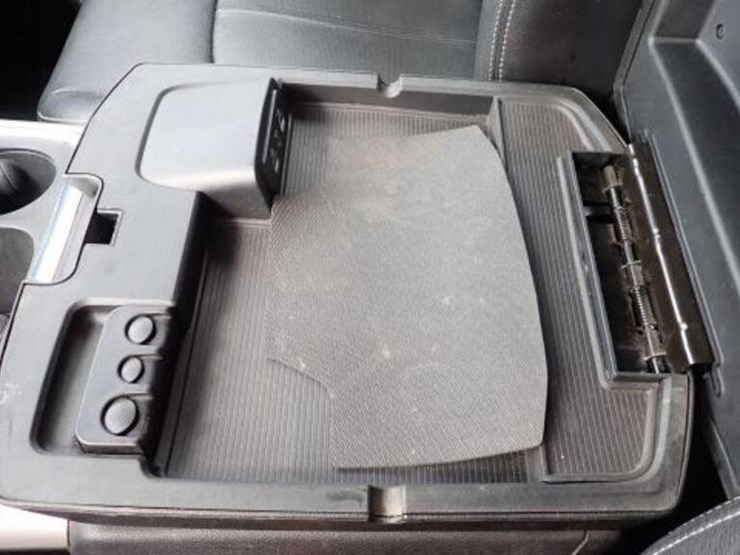 2018-ram-1500-laramie-image-19