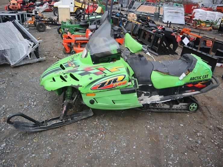 articcat-zr700-snowmobile-image-5