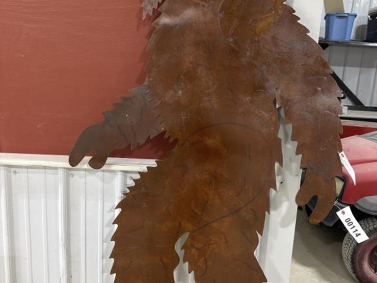 #114-•-6'-bigfoot-decor-image-1