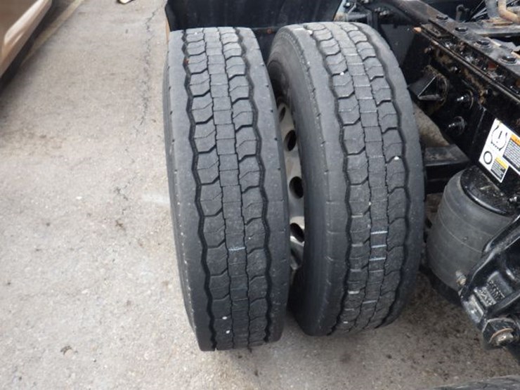 2022-kenworth-t680-image-17